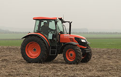 Kubota дава 4 години гаранция за тракторите си от новите модели