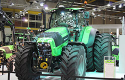 Deutz-Fahr Agrotron 7250 TTV – с отличие „Трактор на годината” и с награда за най-добър дизайн за 2013 г. на изложението EIMA