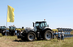 Демонстрации на агротехника показаха перфектно съчетание на модерни трактори с ефективни машини за почвообработка и сеитба